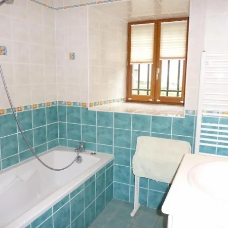 Hébergement de vacances Maison De Caractere Renovee, Proche Pistes De Ski, Grand Jardin, Internet, Animaux Acceptes - Fr-1-742-452 *